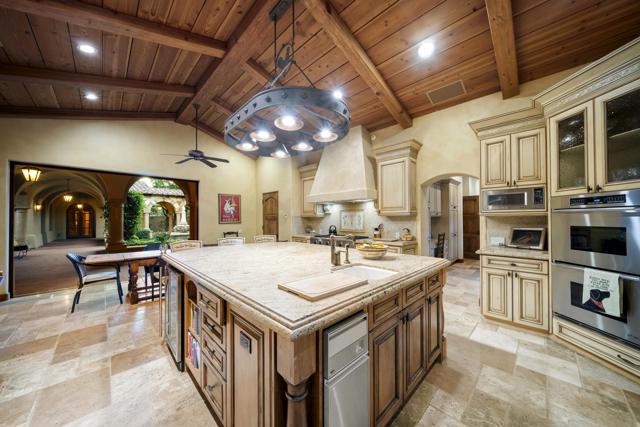 49518 Hidden Valley N Trail, Indian Wells CA: https://media.crmls.org/mediaz/0b31c3f1-b19d-42e3-b0c1-e0fc18d16b5f.jpg