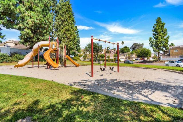 Detail Gallery Image 19 of 21 For 2083 Lakeridge Cir #104,  Chula Vista,  CA 91913 - 2 Beds | 2 Baths