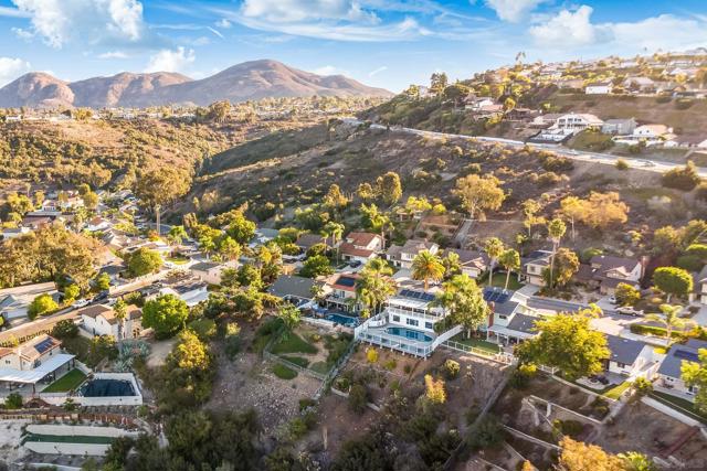 7232 Margerum Ave, San Diego CA: https://media.crmls.org/mediaz/0b32081a-e9a8-4c63-a124-0ed045dc48e3.jpg