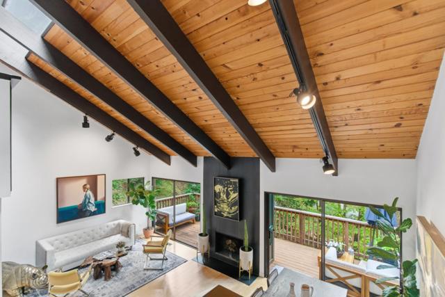 2343 Arrowhead Drive, Oakland CA: https://media.crmls.org/mediaz/0b32af60-a24c-45ec-bdff-5dd7925a33c9.jpg