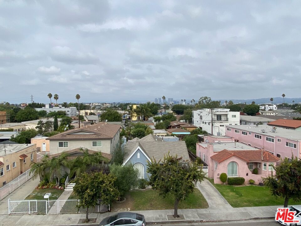 https://media.crmls.org/mediaz/0b32fc94-3f67-4619-a2de-02fd5157bfc2.jpg?preset=X-Large