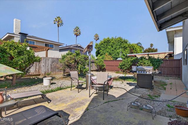 2833 Sailor Avenue, Ventura CA: https://media.crmls.org/mediaz/0b33ad34-41a3-4cd2-92cf-95547b546af5.jpg