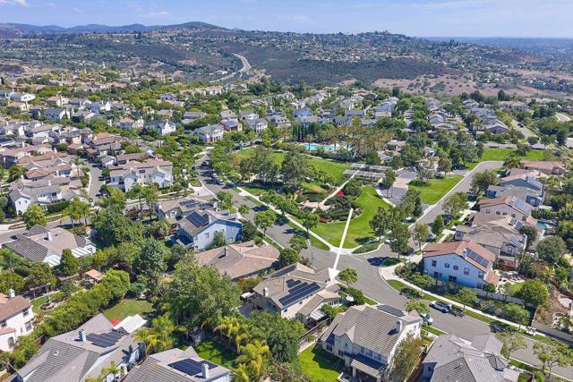 2610 Garden House Road, Carlsbad CA: https://media.crmls.org/mediaz/0b33da65-5e99-46dc-a7aa-9b6740ffc294.jpg