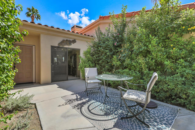 54624 Shoal Creek, La Quinta CA: https://media.crmls.org/mediaz/0b33f5e3-423a-41bd-9729-2d853d5072d5.jpg