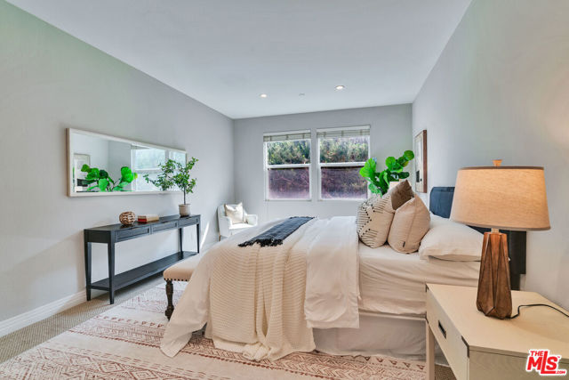 7100 Playa Vista Drive, Playa Vista CA: https://media.crmls.org/mediaz/0b349b88-3289-4b33-b24d-11b3a7f08aa0.jpg