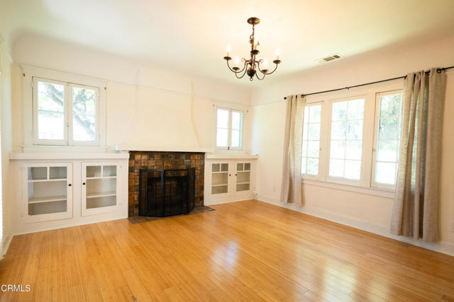 Detail Gallery Image 4 of 27 For 1726 Los Robles Ave, Pasadena,  CA 91104 - 3 Beds | 2 Baths