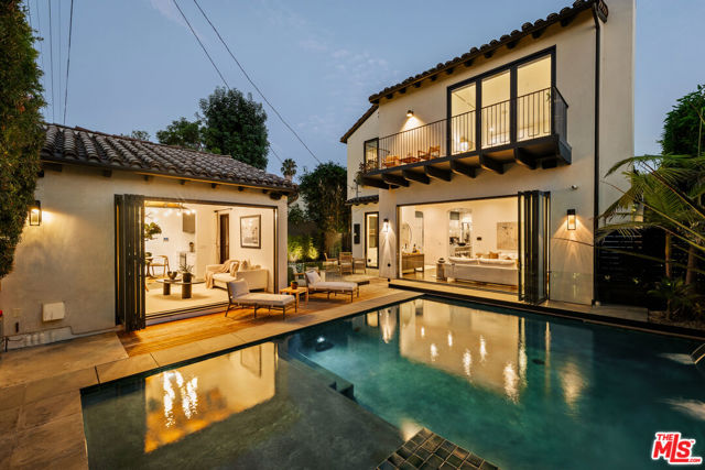 6607 Maryland Drive, Los Angeles CA: https://media.crmls.org/mediaz/0b349ff6-08c1-4815-ad09-0a236d4a7624.jpg