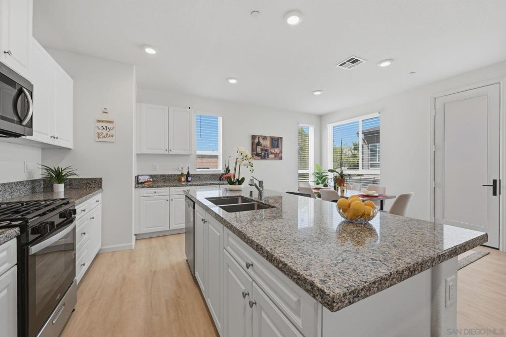 973 Bradley Way - photo 14