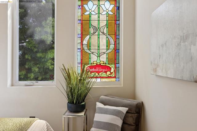 Image 33 of 51 For 6300 Shattuck Ave  1