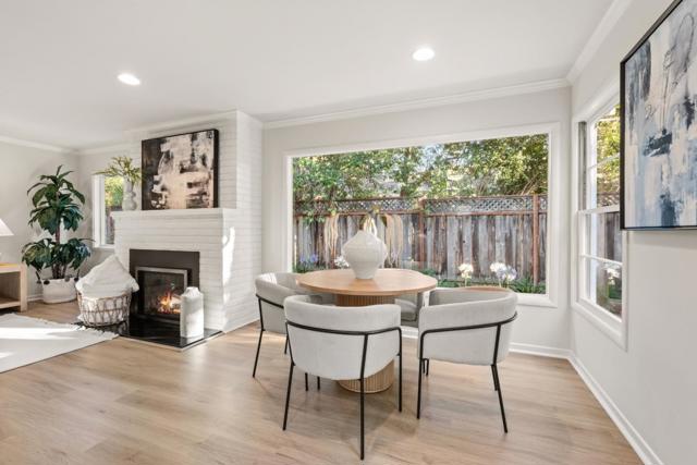 332 Camino Al Lago, Menlo Park CA: https://media.crmls.org/mediaz/0b358d51-669b-4464-b7fd-752a860c7e82.jpg