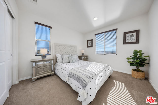 19 Linden Lane, Temple City CA: https://media.crmls.org/mediaz/0b36c0cc-2a0d-45d7-adac-48dd4bc840a3.jpg