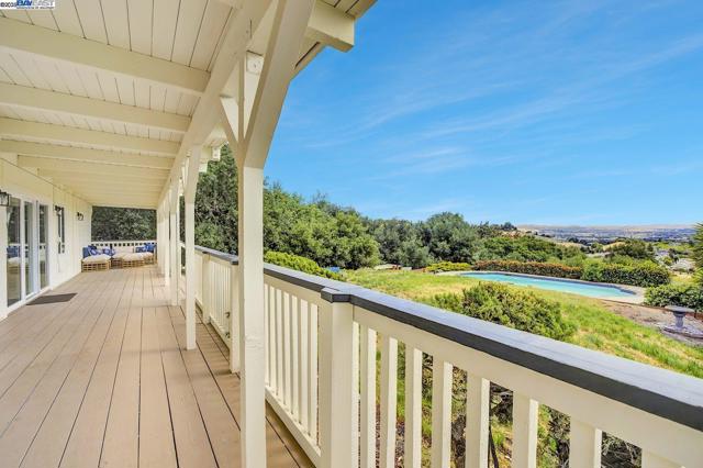 10705 Dublin Canyon Rd, Pleasanton CA: https://media.crmls.org/mediaz/0b36d78a-728f-4cc2-8081-27f1ab2424fd.jpg
