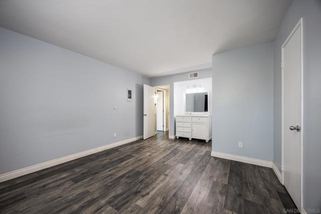 5700 Baltimore Dr, La Mesa CA: https://media.crmls.org/mediaz/0b375a5e-f157-46eb-81ef-674a7fb6788a.jpg
