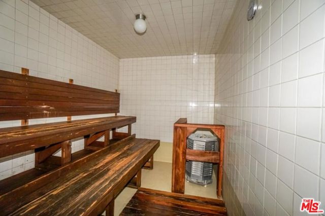 800 W 1st Street, Los Angeles CA: https://media.crmls.org/mediaz/0b382ddb-7e13-41c6-9d2d-29431c799515.jpg