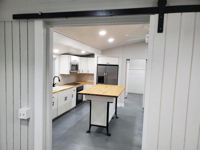 2405 Old Colony, Vista, California 92084, ,Residential Income,For Sale,Old Colony,NDP2407848