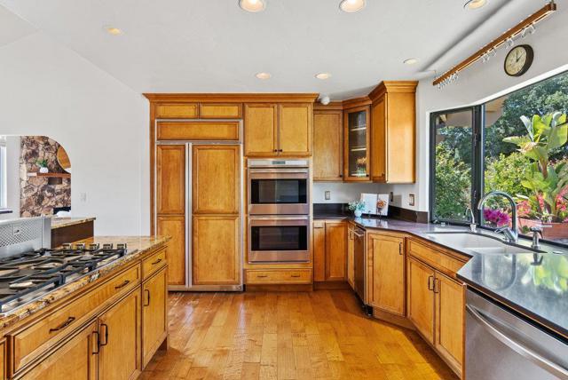 19250 Reavis Way, Salinas CA: https://media.crmls.org/mediaz/0b3865de-c401-48fa-bc6c-3073e94af78a.jpg