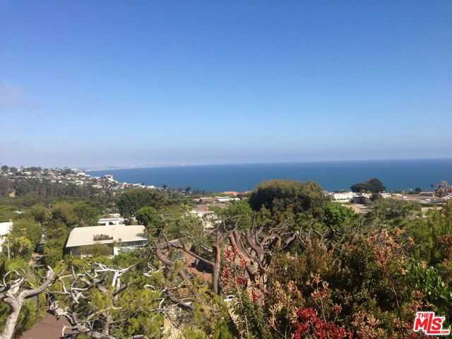 3440 Shoreheights Drive, Malibu CA: https://media.crmls.org/mediaz/0b38ae82-8e62-486b-92ad-5f68cb68b828.jpg