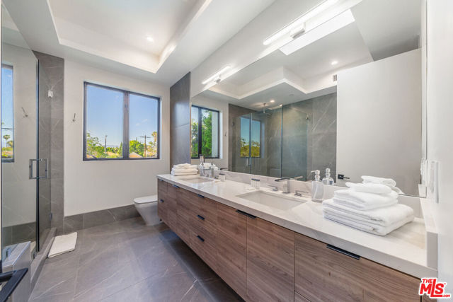 1903 S Bedford Street, Los Angeles CA: https://media.crmls.org/mediaz/0b395c6b-002c-4958-abd5-887132560632.jpg