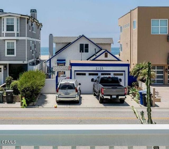2120 Ocean Drive, Oxnard CA: https://media.crmls.org/mediaz/0b39e4e8-4c82-470b-8c64-04175d7ddcb0.jpg
