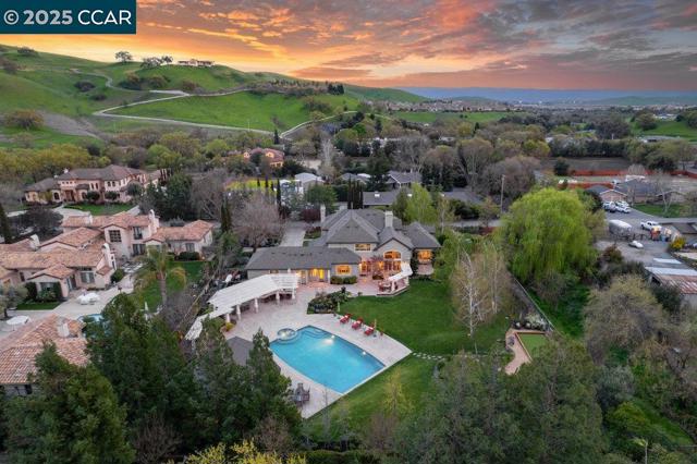 21 Meadow Lake Dr, Danville CA: https://media.crmls.org/mediaz/0b3a228c-ce0c-476f-b336-199ab00dbdaf.jpg