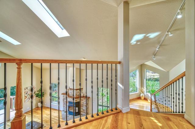 925 Skyward Drive, Aptos CA: https://media.crmls.org/mediaz/0b3a6e44-f297-453c-bdcc-7427b30e3f18.jpg