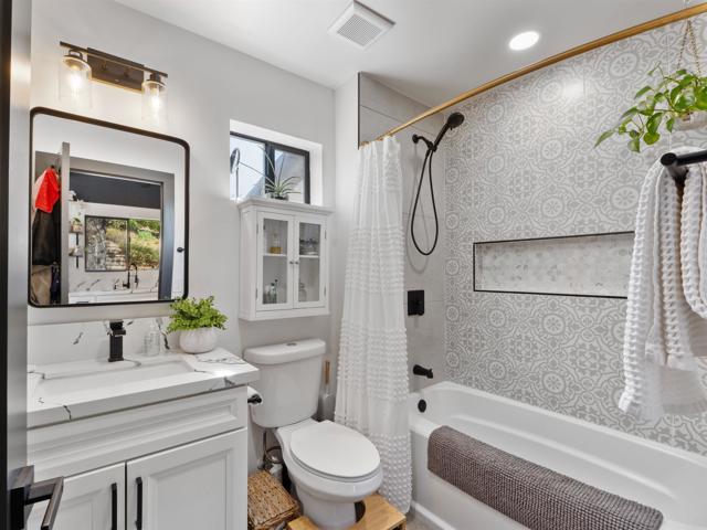 20790 Fortuna Del Norte, Escondido CA: https://media.crmls.org/mediaz/0b3adcc3-e9be-455e-8841-b98faad8afbf.jpg