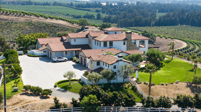 1451 E La Loma Avenue, Somis CA: https://media.crmls.org/mediaz/0b3c6409-1a9f-4348-8346-f59bcde3b460.jpg