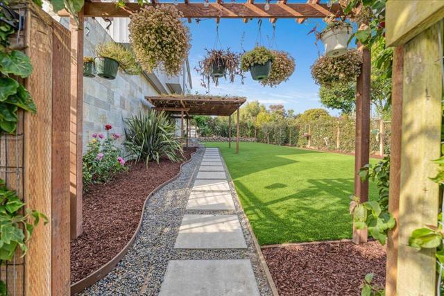 405 Heather Point Lane, Watsonville CA: https://media.crmls.org/mediaz/0b3c92d5-8e35-42a1-9519-1f885999055e.jpg