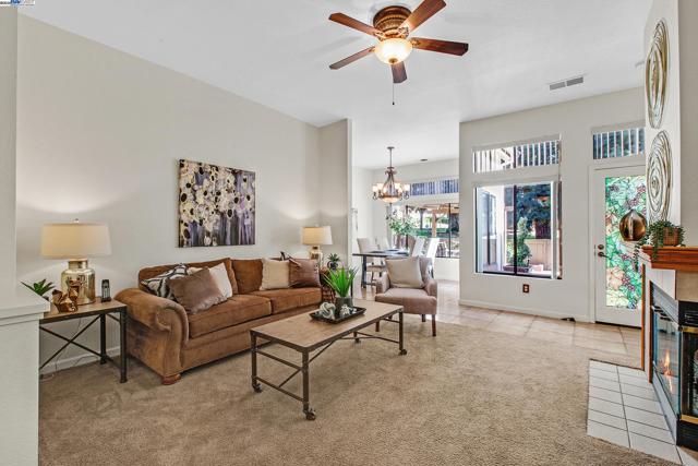 Image 3 of 36 For 7561 Helmsdale Ct
