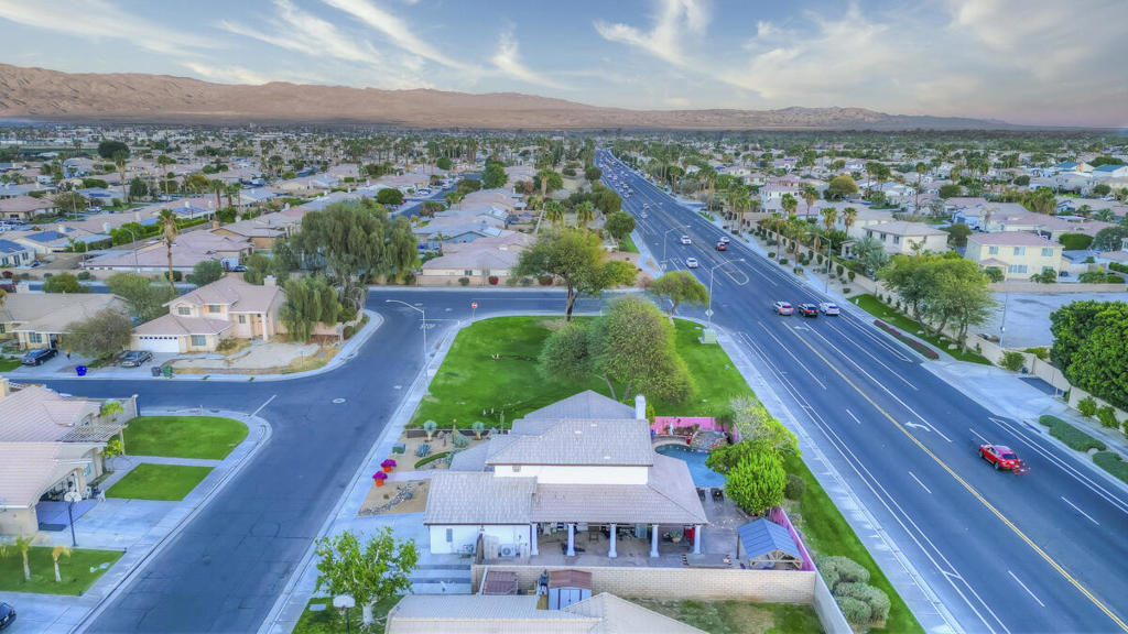 https://media.crmls.org/mediaz/0b3d0122-5876-4470-a958-c99511b7cd11.jpg?preset=X-Large