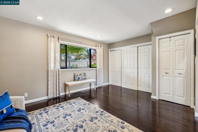 700 Golf Club Way, Pleasant Hill CA: https://media.crmls.org/mediaz/0b3dc3c9-14bd-42a5-9a3a-599c12885923.jpg