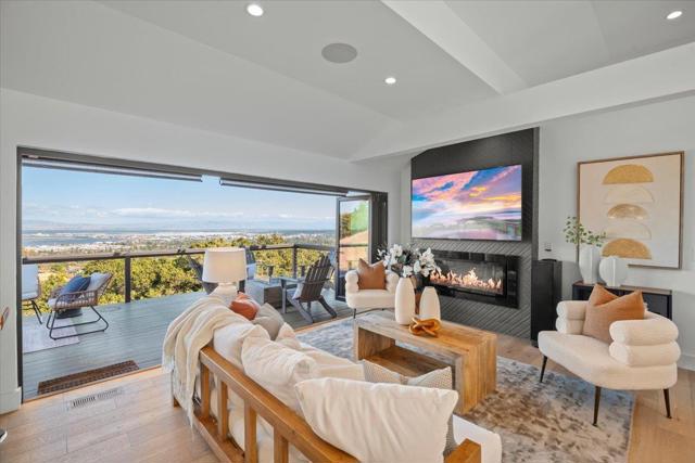 865 Somerset Court, San Carlos CA: https://media.crmls.org/mediaz/0b3dca59-bf1d-486e-8573-f0065d1fc12d.jpg