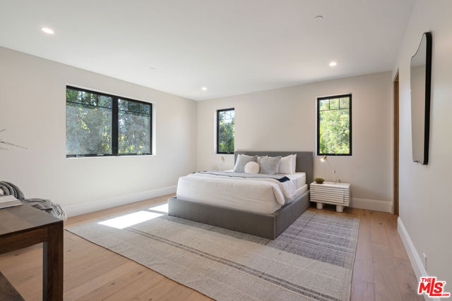 5036 Woodley Avenue, Encino CA: https://media.crmls.org/mediaz/0b3dd2bf-e99e-430d-9554-c4e60ab45142.jpg