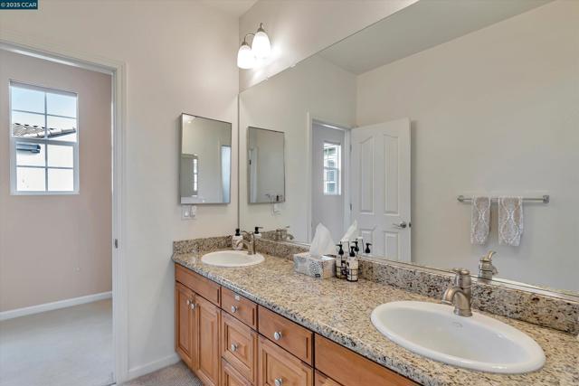 1489 Menton St, Danville CA: https://media.crmls.org/mediaz/0b3de7dd-36a8-4c87-8ef5-517014c8b2b0.jpg