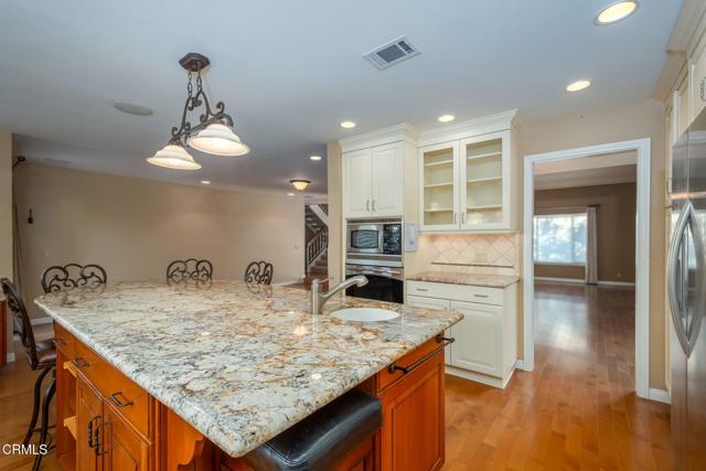 3475 E Karena Court, Camarillo CA: https://media.crmls.org/mediaz/0b3df971-d838-46fb-8ef8-3b493928e8fa.jpg