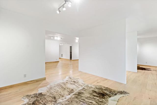 711 W California Way, Redwood City CA: https://media.crmls.org/mediaz/0b3f0e12-5da4-4407-ab9a-7db3c3e7071e.jpg