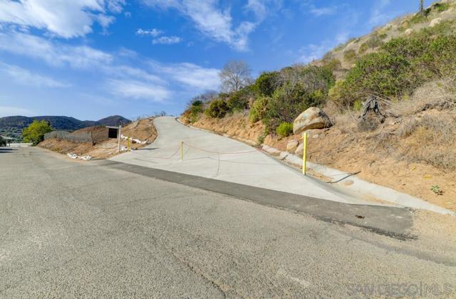 496 Camino Calafia, San Marcos CA: https://media.crmls.org/mediaz/0b3fd3f4-2f71-455e-83c4-62acf2053417.jpg
