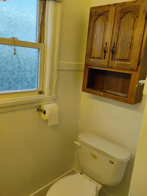 2621 66th Avenue, Oakland CA: https://media.crmls.org/mediaz/0b40b945-bfd2-41c6-a82b-d710be43daee.jpg