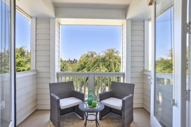 3917 Pyramid Way, Mountain View CA: https://media.crmls.org/mediaz/0b411dce-835f-4804-86b0-90c9d94ec5ff.jpg
