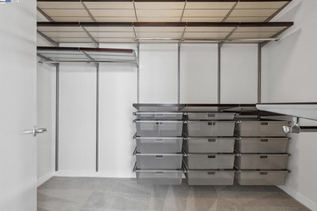 222 Broadway, Oakland CA: https://media.crmls.org/mediaz/0b415958-e112-493c-bbb6-a5b812bad2cf.jpg