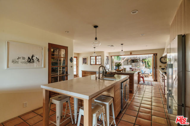 2865 Marquette Drive, Topanga CA: https://media.crmls.org/mediaz/0b416c9f-99d7-4362-a6b8-d89309bde4a7.jpg
