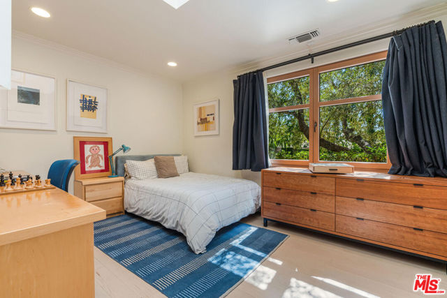 2232 Stradella Road, Los Angeles CA: https://media.crmls.org/mediaz/0b417c0a-1046-4f38-921f-024156a21b65.jpg