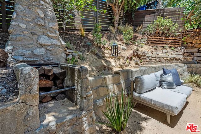 2116 Princeton Avenue, Los Angeles CA: https://media.crmls.org/mediaz/0b41c12b-dee5-46f4-a8b9-4ea4dcacc085.jpg