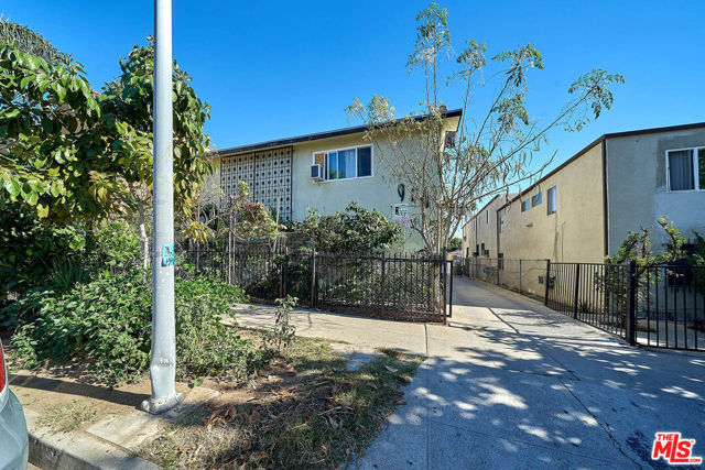 910 Catalina Street, Los Angeles, California 90006, ,Multi-Family,For Sale,Catalina,24404941