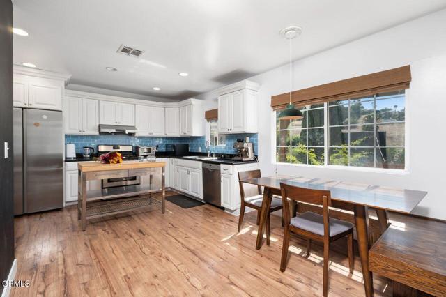 Detail Gallery Image 7 of 27 For 3847 Sunbeam Dr, Los Angeles,  CA 90065 - 3 Beds | 2/1 Baths