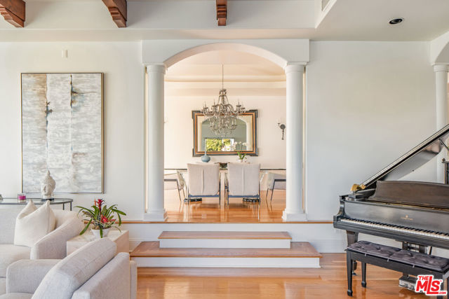 1260 St Ives Place, Los Angeles CA: https://media.crmls.org/mediaz/0b42d38e-6dbb-42a7-8948-d7e228223c4f.jpg