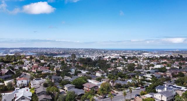 2120 Pine Street, San Diego CA: https://media.crmls.org/mediaz/0b42e9f2-5deb-4ea8-b314-67c5acf8b743.jpg