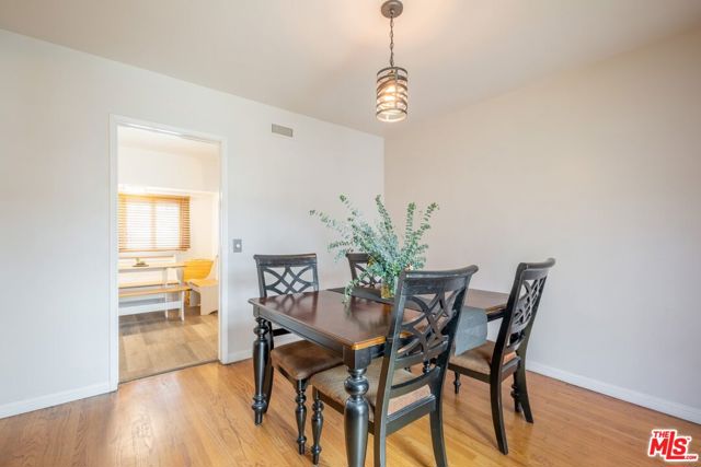 10725 S 8th Avenue, Inglewood CA: https://media.crmls.org/mediaz/0b430928-495e-44a9-96c2-72466deab967.jpg