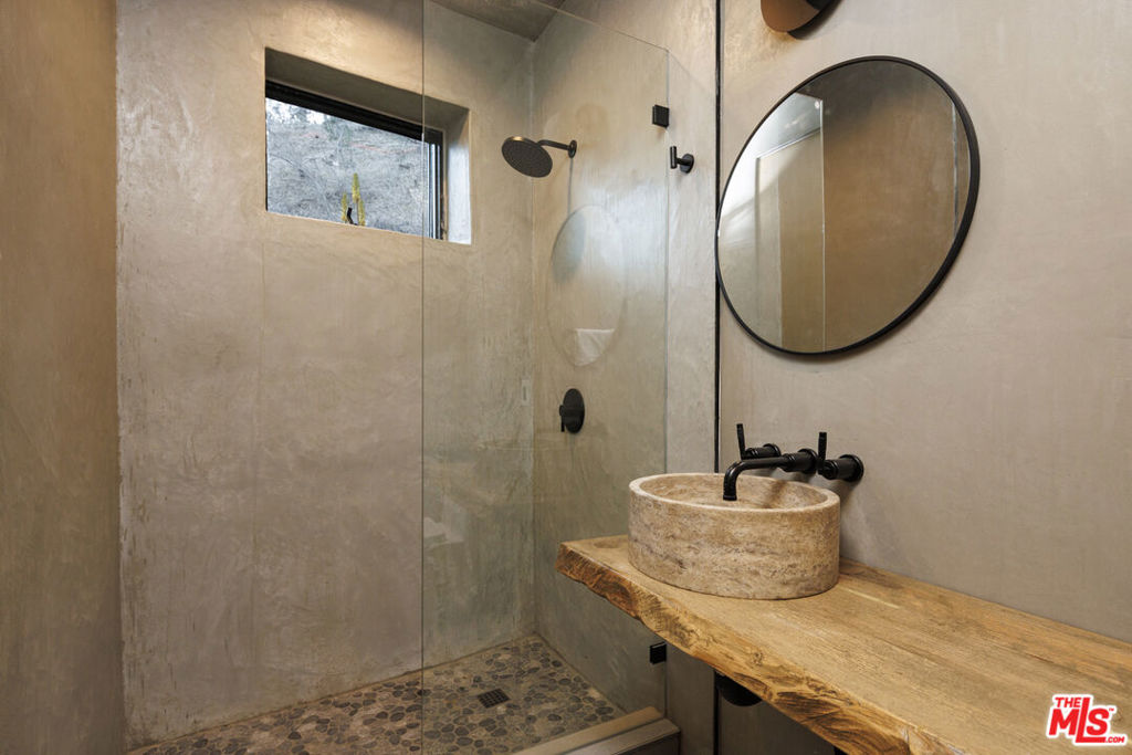 3755 Camino De La CumbreSherman Oaks img 17
