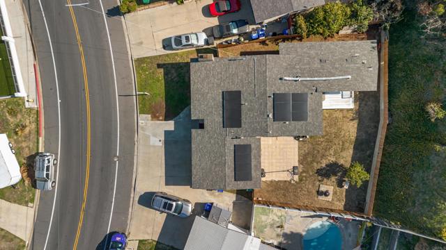 2482 Calle Tres Lomas, Paradise Hills CA: https://media.crmls.org/mediaz/0b43300f-01ea-4e22-91ec-0ab5a9f2e961.jpg